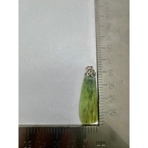 Vintage Mid-Century Modern Nephrite Jade Pendant - Picture 7 of 7